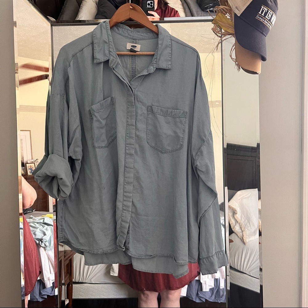 Old Navy - Split Back Button Down